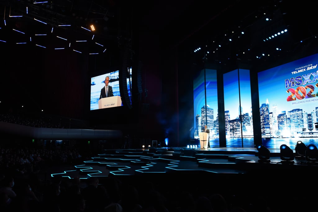 Motiva Carlos Slim Domit a becarios de Fundación TELMEX; '¡Hagan diferencia!'