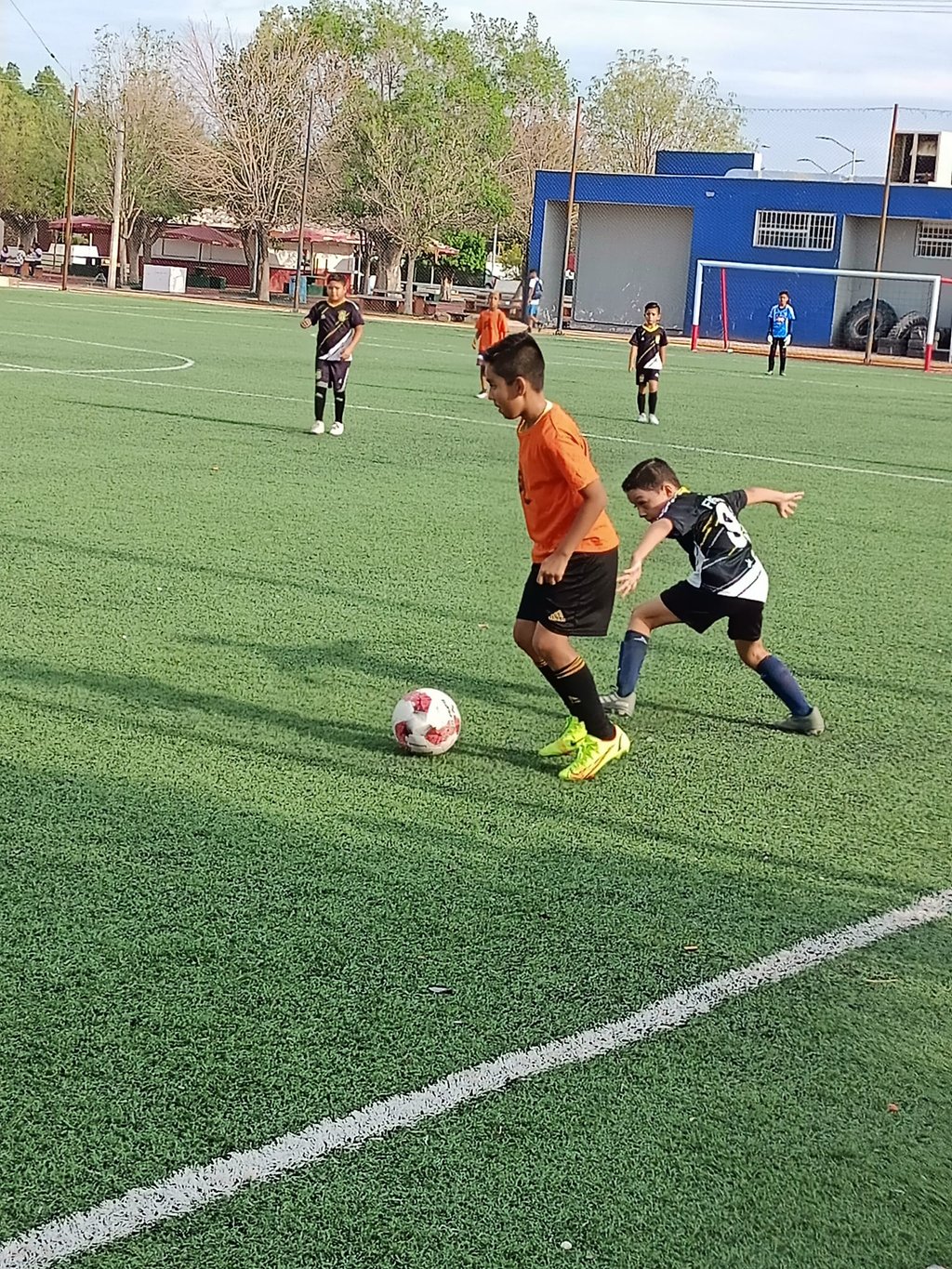 Actividad dominical en la Liga de Asqueles