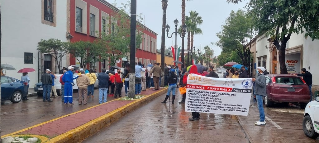 Exigen maestros de CBTIS y CETIS su base