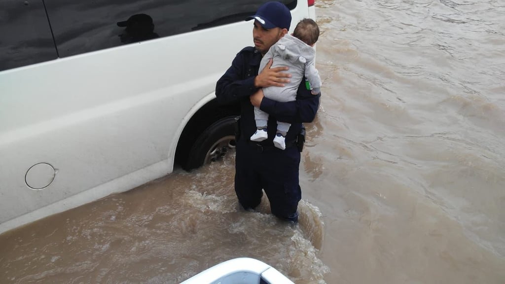 Solicitan ropa y fórmula para bebés afectados por las lluvias en Canatlán