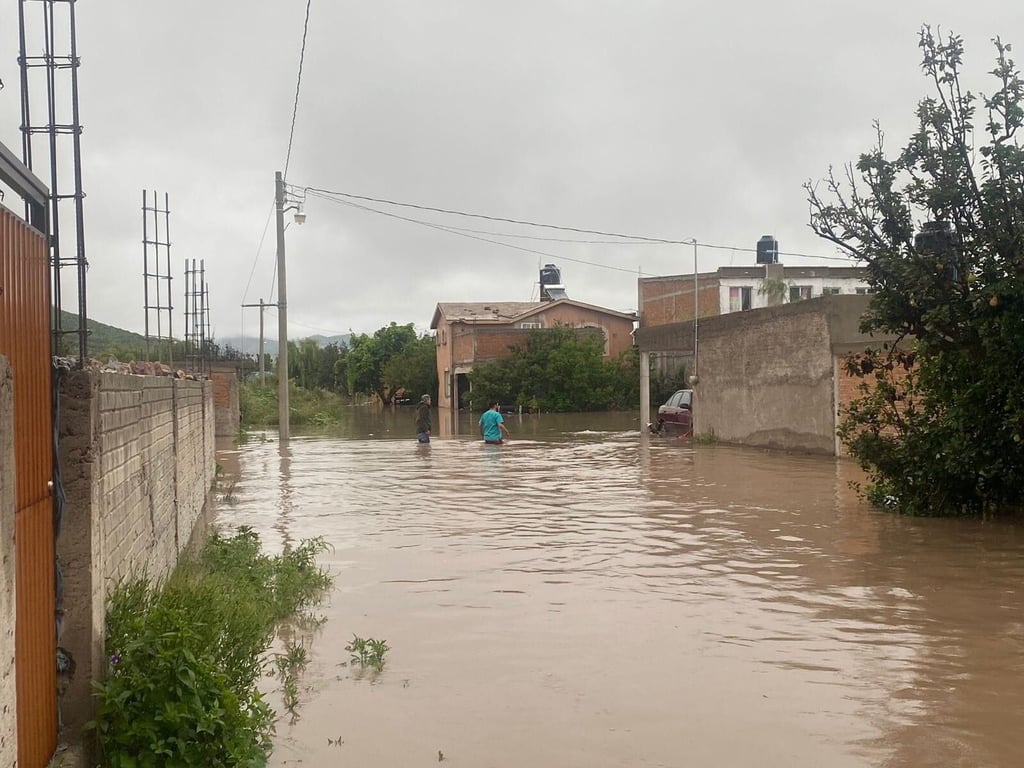 Dos mil 114 viviendas bajo el agua; más de 7 mil damnificados en Canatlán