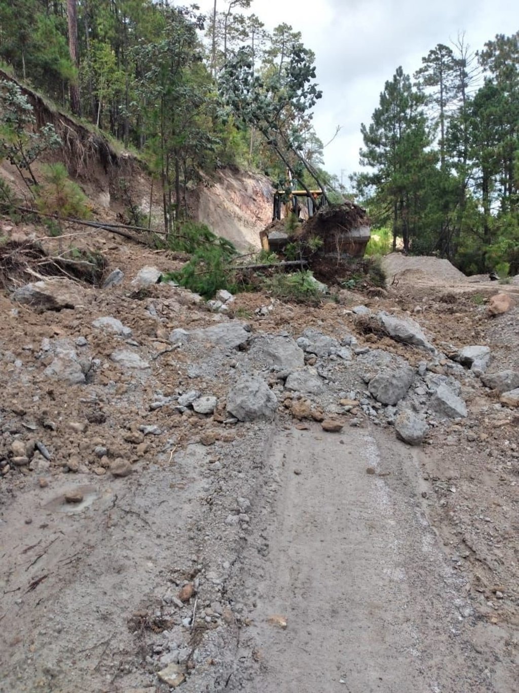 Otaez, sin acceso a 10 comunidades tras lluvias