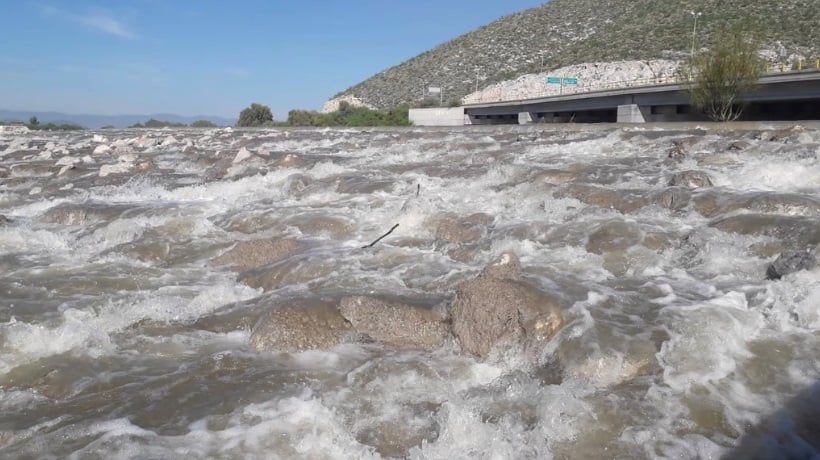 Agua de la presa Francisco Zarco pasa puente Centauro y llega a compuertas San Fernando en Lerdo