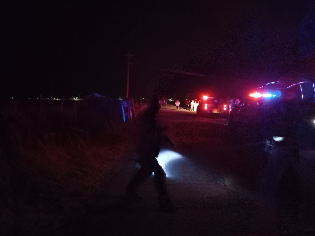 Muere joven al volcar en carretera de Labor de Guadalupe, Durango