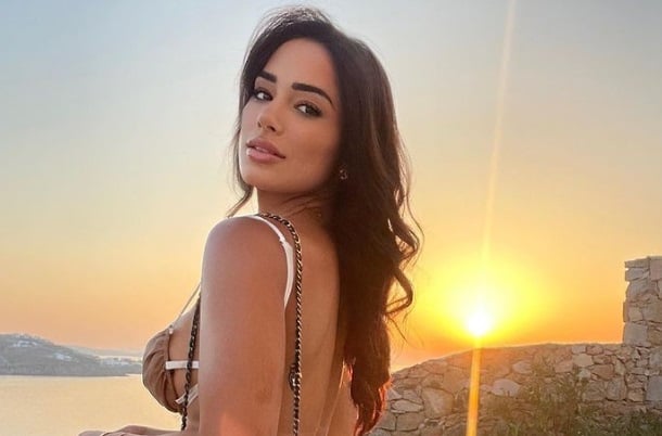 Bru Luccas 'enseña de más' con sus pantalones caídos