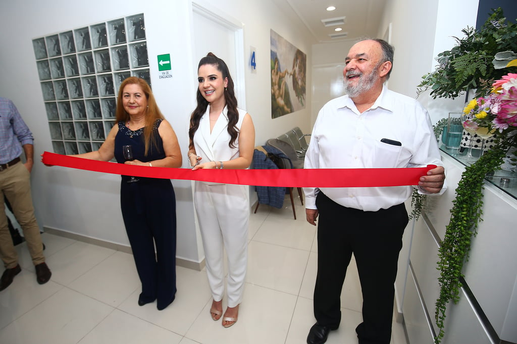 Isadora Galicia Garza inaugura consultorio