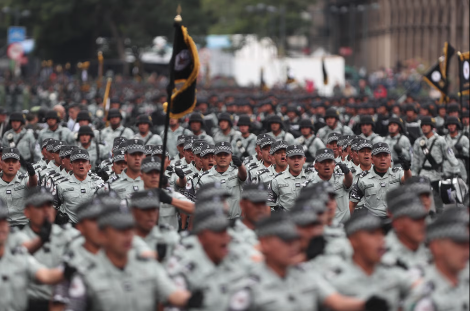 Guardia Nacional presenta batallones en desfile militar
