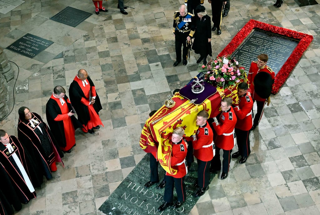 Ataúd de la reina Isabel II llega al castillo de Windsor