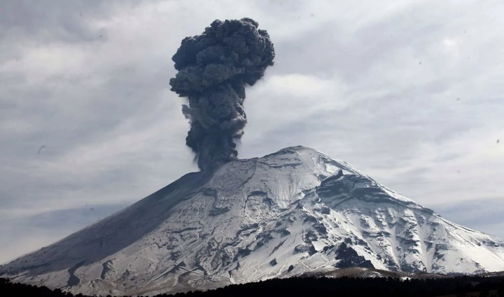 Tras sismo, volcán de Colima y el Popocatépetl registran actividad