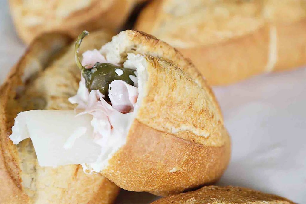 En Aguascalientes preparan las llamadas tortas de albañil.