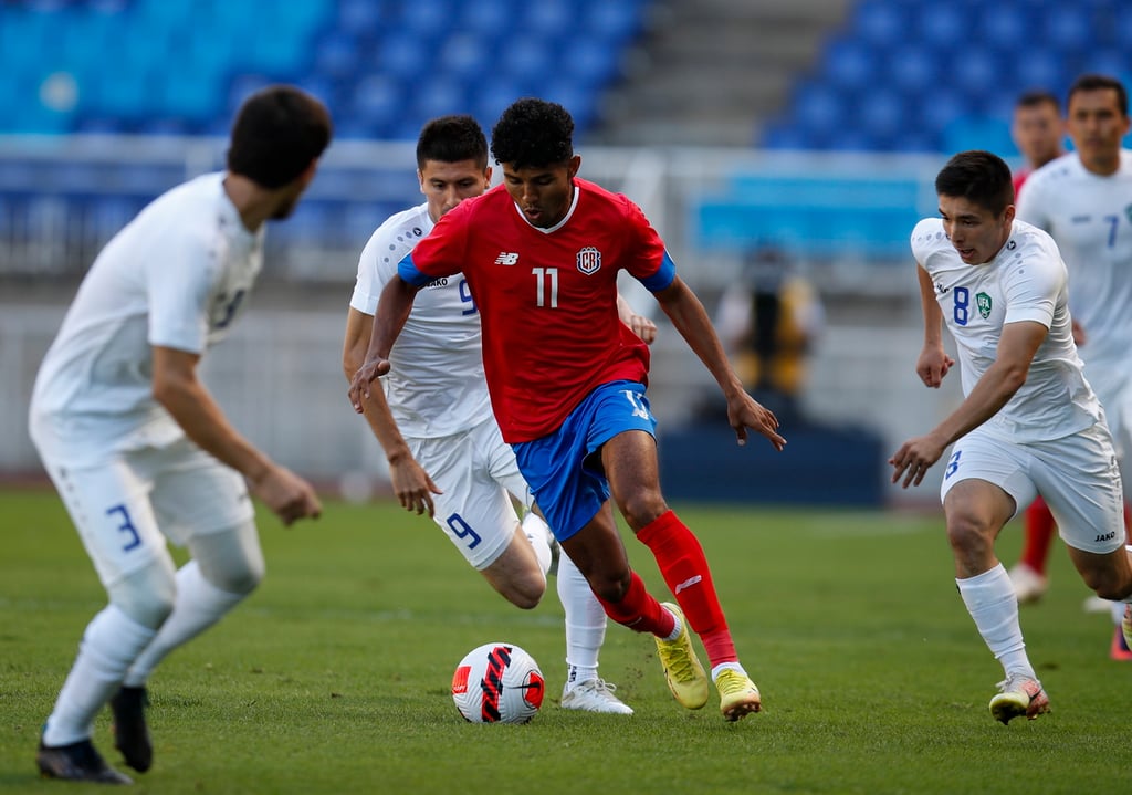 Costa Rica remonta, 2-1, en la prolongación