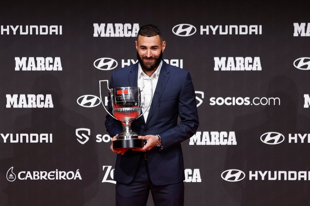Karim Benzema se lleva el premio Pichichi al máximo goleador por sus 27 tantos
