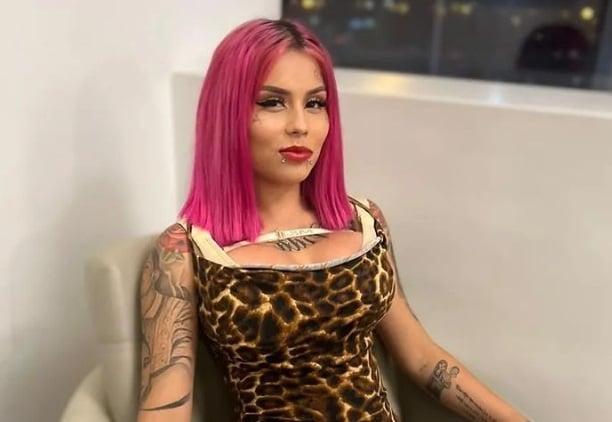 ¿Karely 2.0? Mona se 'tunea' y así se ve en bikini