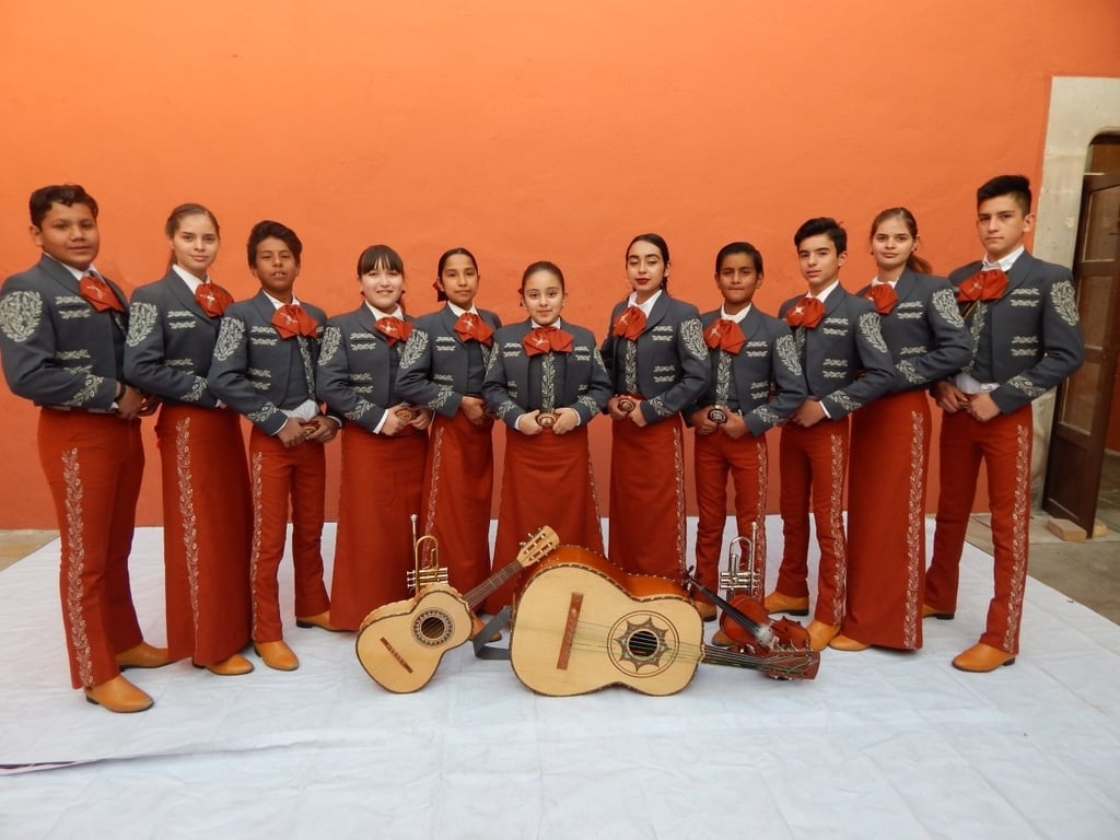 Mariachi Infantil inaugura el Mes Rosa