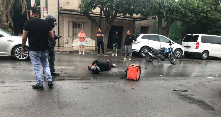 Repartidor resulta lesionado tras accidente en Gómez Palacio