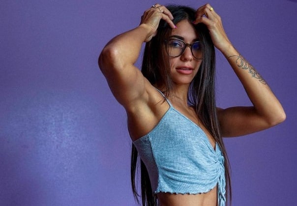 Modelo fitness asegura que la corrieron de un gimnasio por usar poca ropa