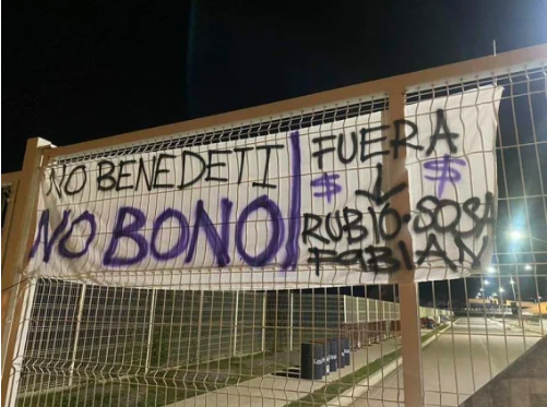 Afición del Mazatlán FC arremete contra sus jugadores