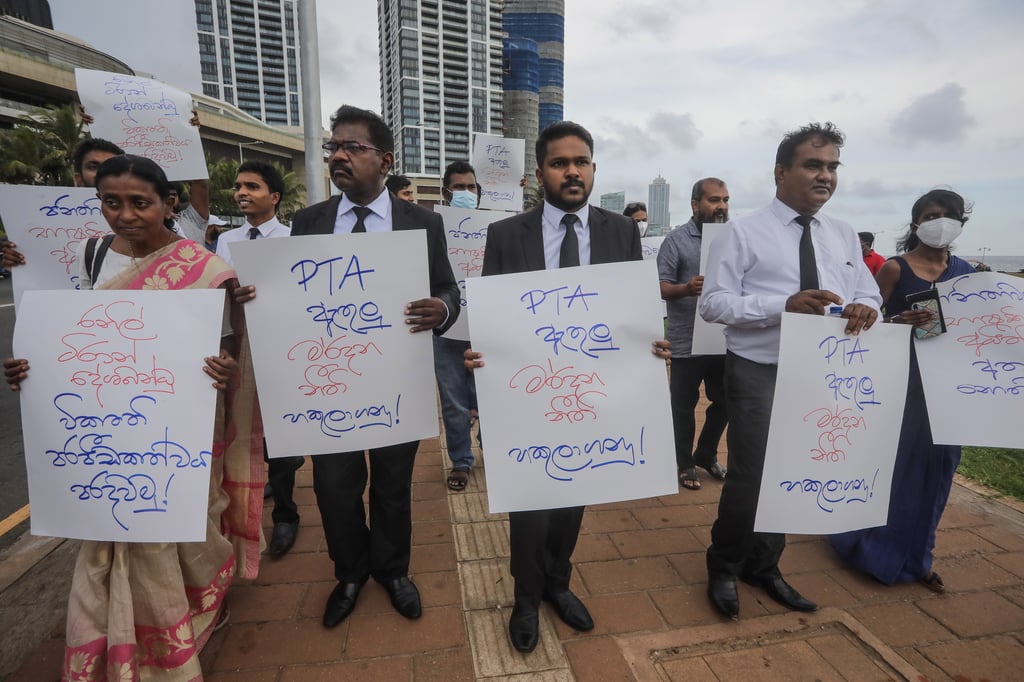 Activistas y abogados protestan en Sri Lanka por violencia contra manifestantes