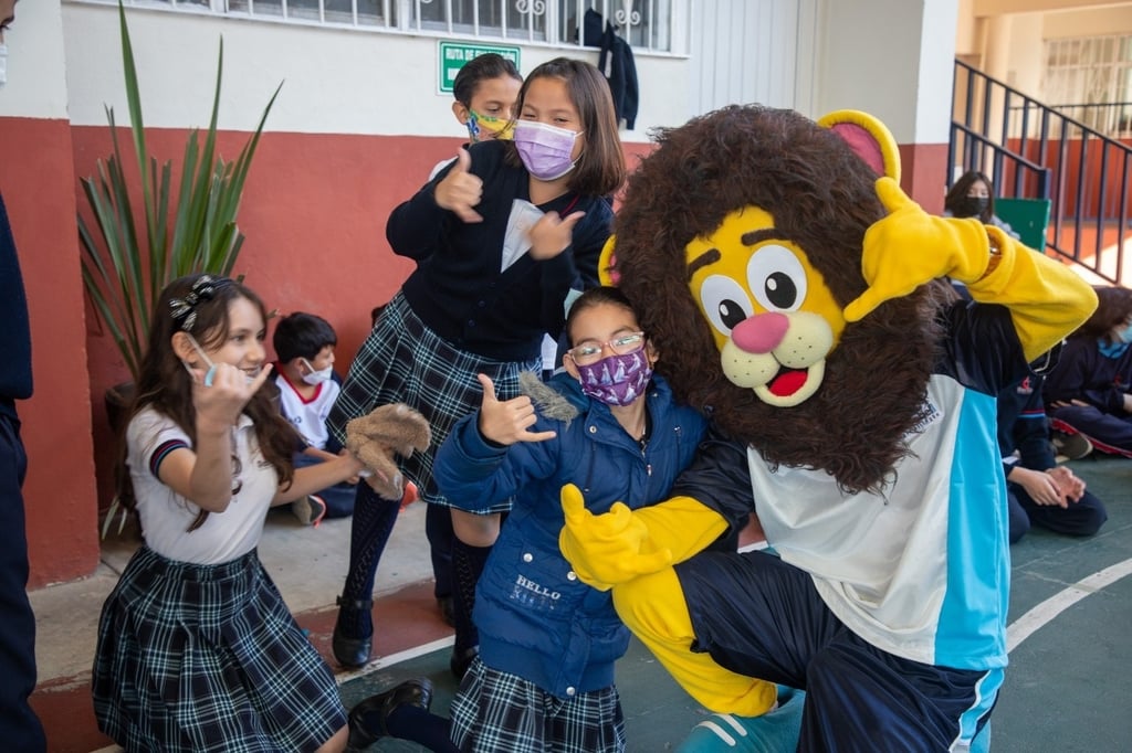 Colegio MacDonell celebra su 135 aniversario