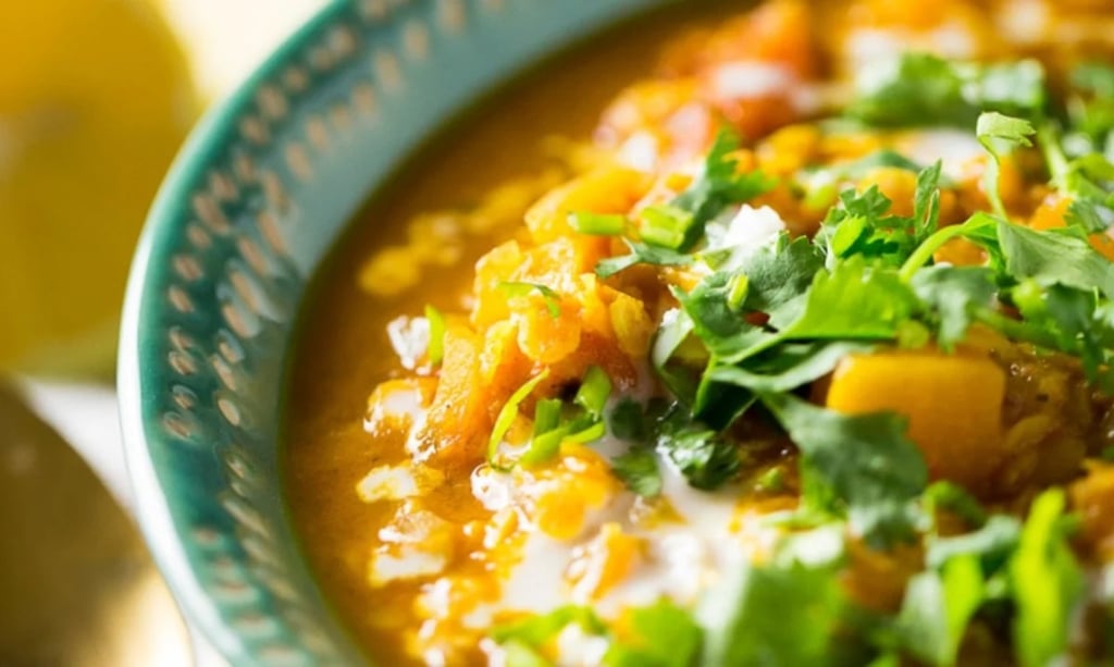 Receta: sopa de lentejas con curry y calabaza