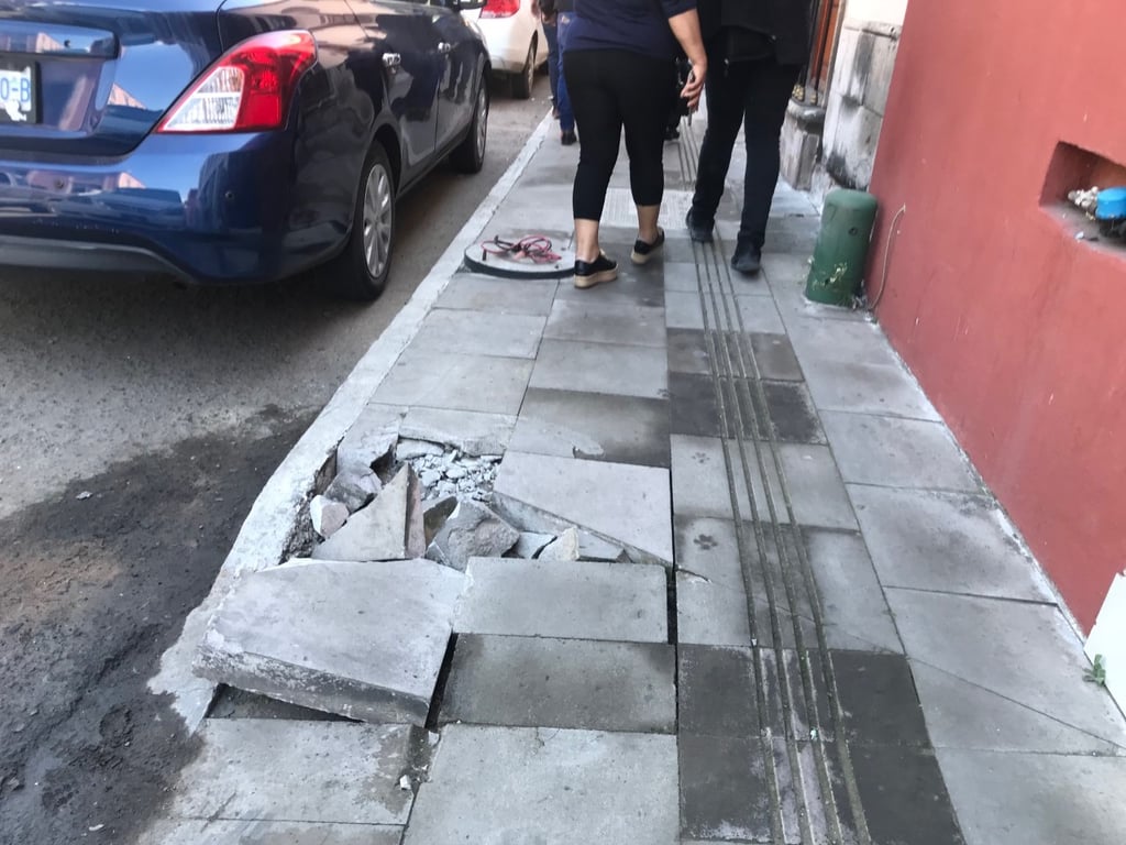 Banquetas en mal estado en el Centro Histórico