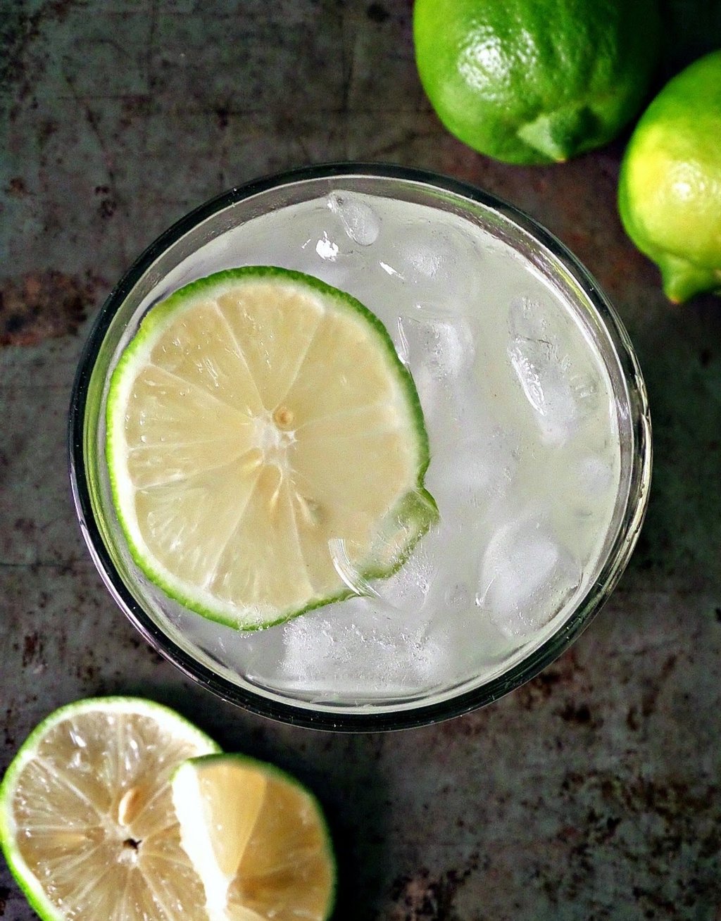 Por qué tomar agua de lima