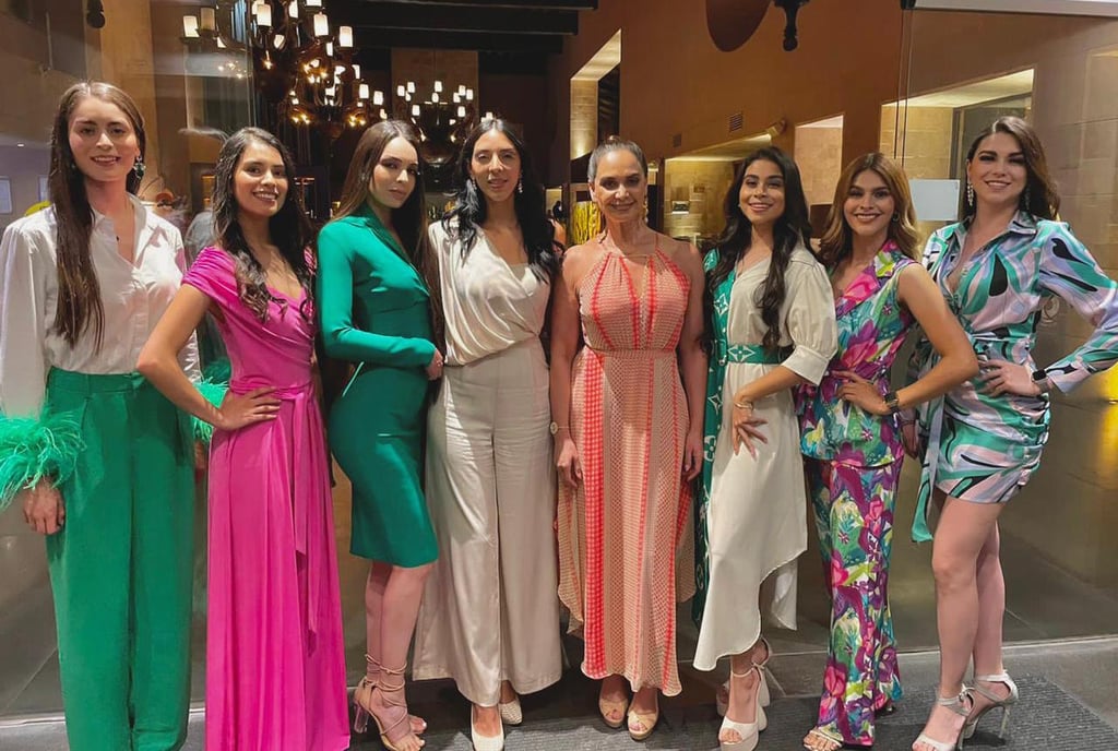 Lupita Jones convive con candidatas de Mexicana Universal Durango
