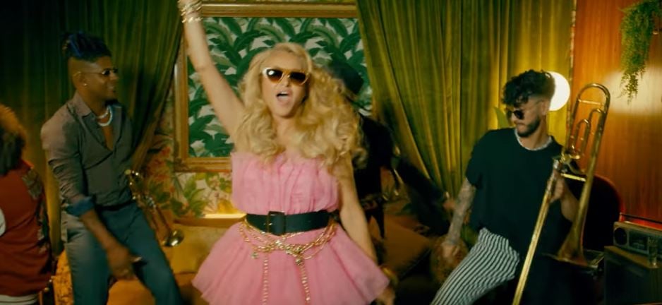 Estrena Paulina Rubio su nuevo video del tema Me gusta