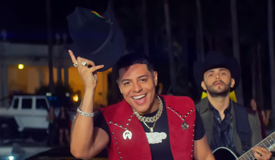 Grupo Firme responde a las críticas con nueva canción