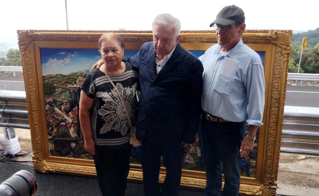 Regalan a AMLO pintura sobre 4T