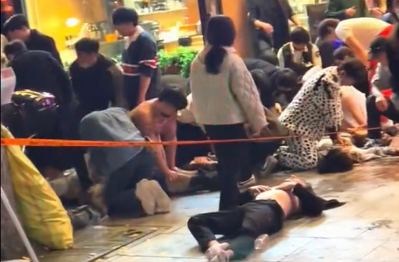 Cerca de 50 personas sufren paro cardíaco durante una estampida en Seúl