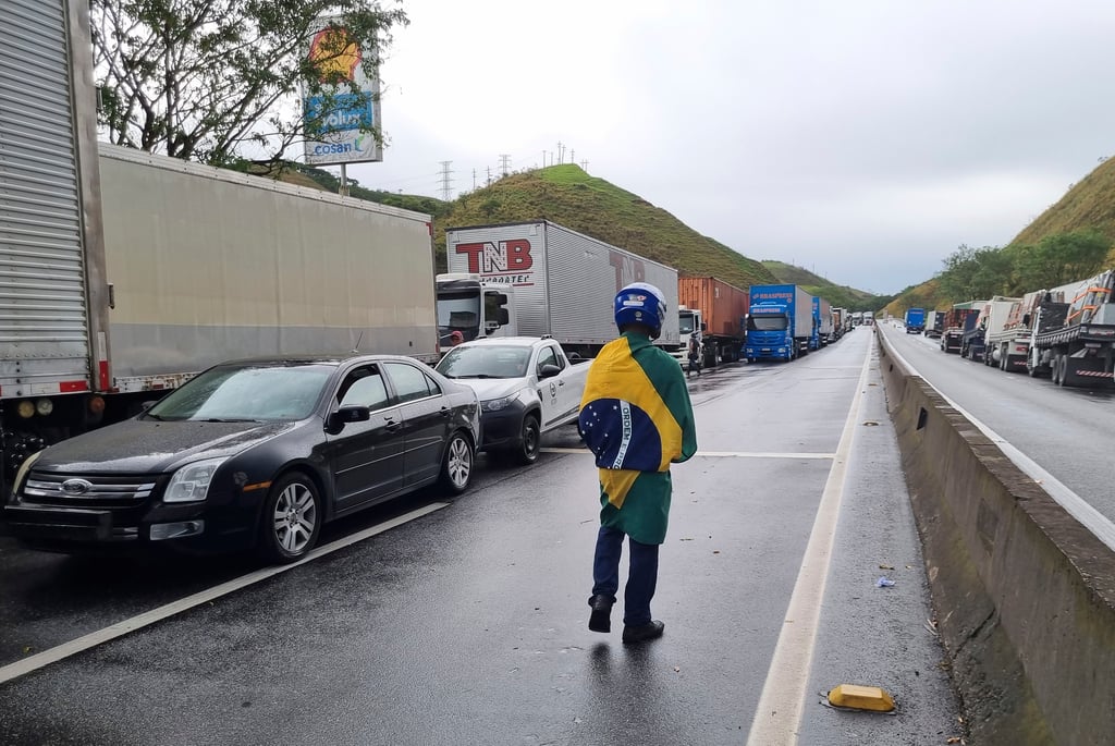 Camioneros Rechazan Victoria De Lula Da Silva Y Bloquean Cientos De Carreteras En Brasil 7689