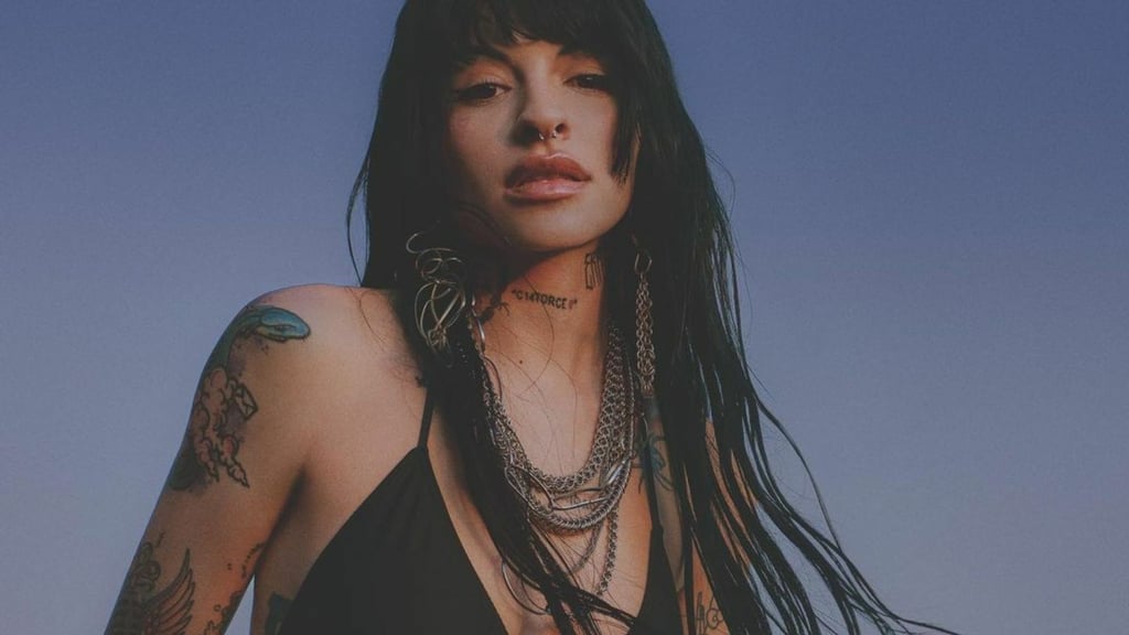 Cazzu deslumbra con su belleza en la portada de la revista Elle