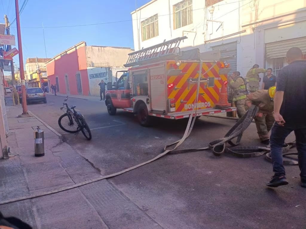 Indigente crea caos en Durango al activar una alarma contra incendios de una tienda