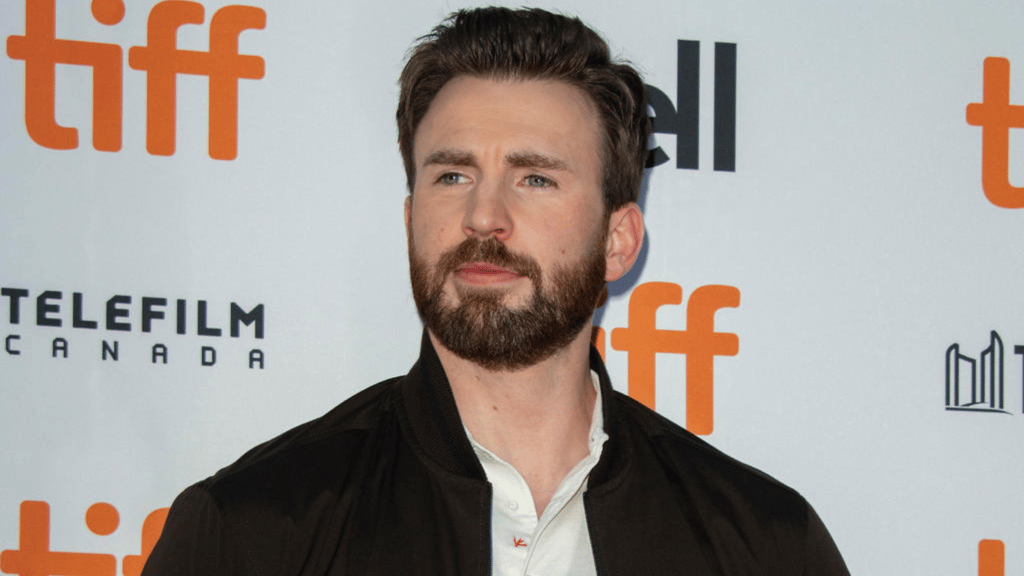 Aseguran que el actor Chris Evans ya tiene novia ¡y es 16 años menor que él!
