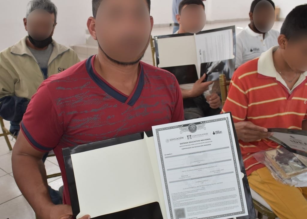 Reos del Cereso terminan sus estudios de nivel básico 