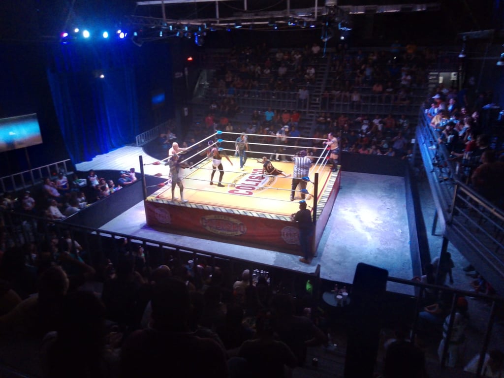 Total confianza en jóvenes luchadores: Promesas lucen en Coliseo de Tony Arellano