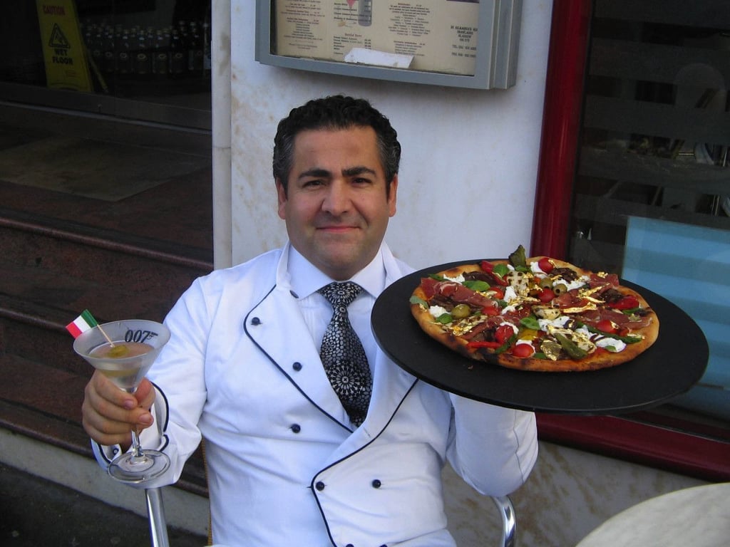El chef estrella Domenico Croll, creó la Pizza Royale cuyo costo es de 4200 dólares.