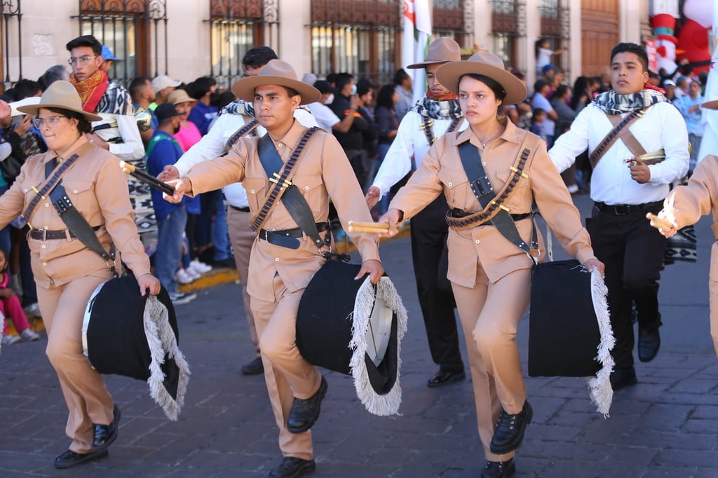 Trajes típicos de la revolución online mexicana