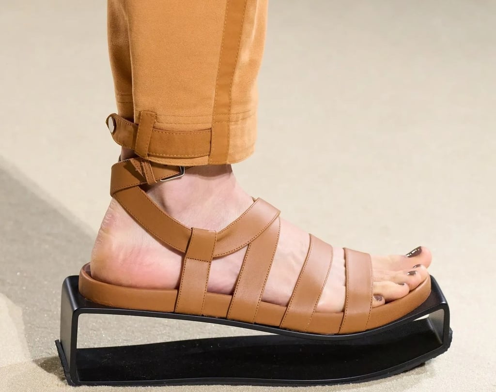 Pedicure oscuro para 2023