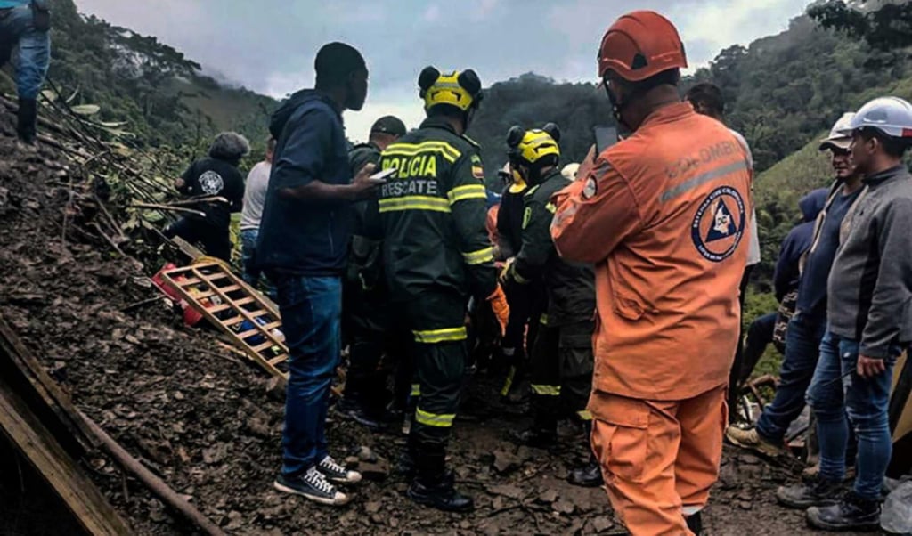 Van 27 muertos por alud de tierra en Colombia