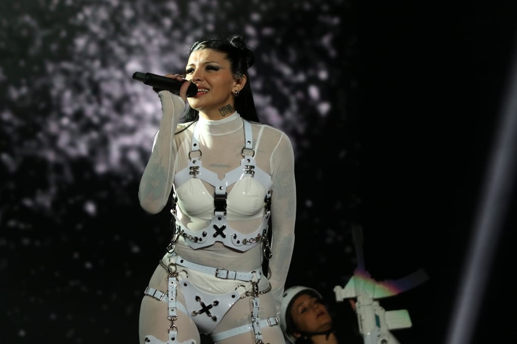 Cazzu no llena concierto en Puebla y responde a las críticas