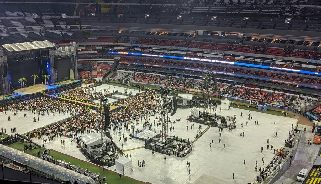 Estadio Azteca luce vacío en concierto de Bad Bunny