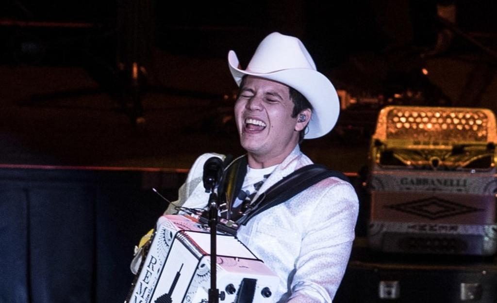 Remmy Valenzuela presenta su nuevo disco titulado En Vivo Desde el rancho