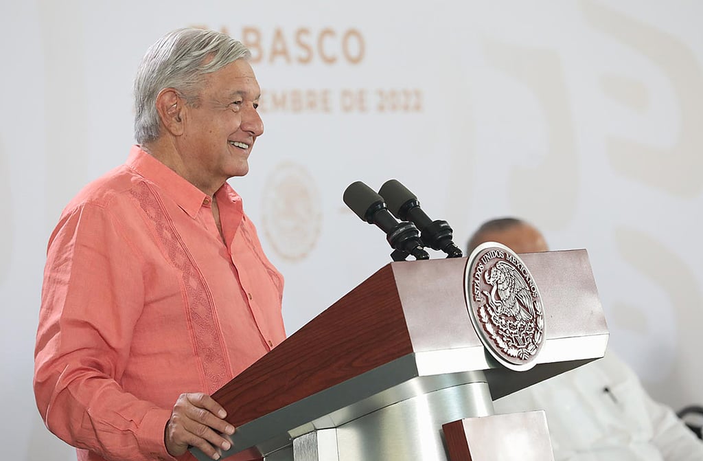 López Obrador celebra 'fortaleza' del peso mexicano frente al dólar