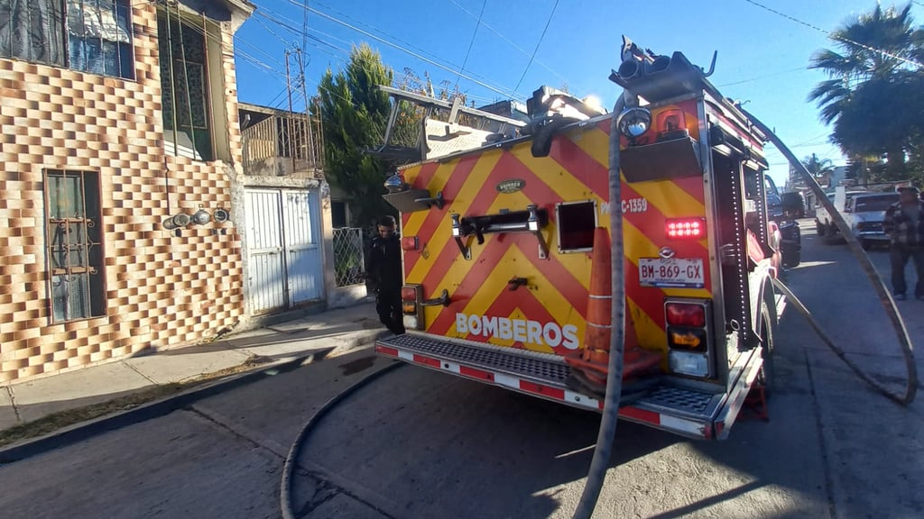 Incendio en casa habitación en la colonia IV Centenario