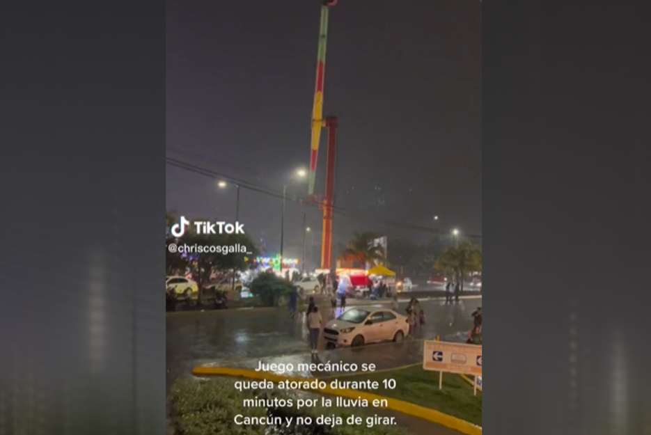 VIDEO: Se fue la luz por la lluvia y juego mecánico gira sin control