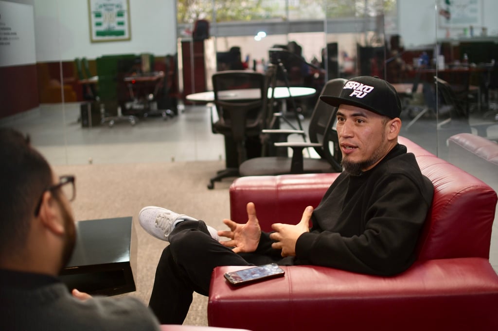 Serko Fu, el host de la final internacional de la Red Bull Batallas de los Gallos