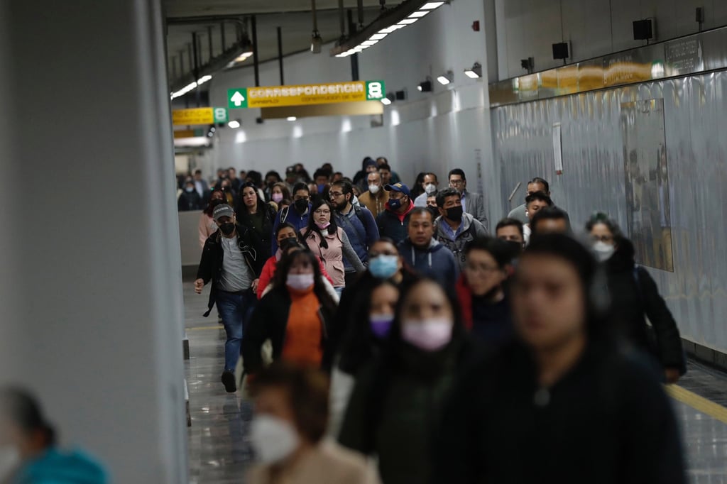 Metro dice que Línea 7 avanza en cuatro minutos, usuarios lo desmienten