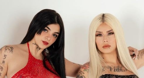 Karely Ruiz, su hermana Ale y Mona posan como 'las chicas superpoderosas' en bikini